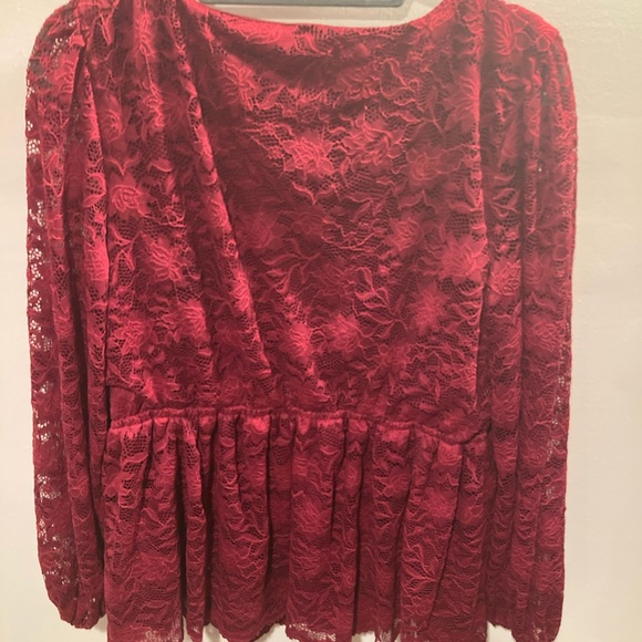 Maurices 1X red burgundy lace long sleeve blouse floral pattern flower lacey - Picture 8 of 8